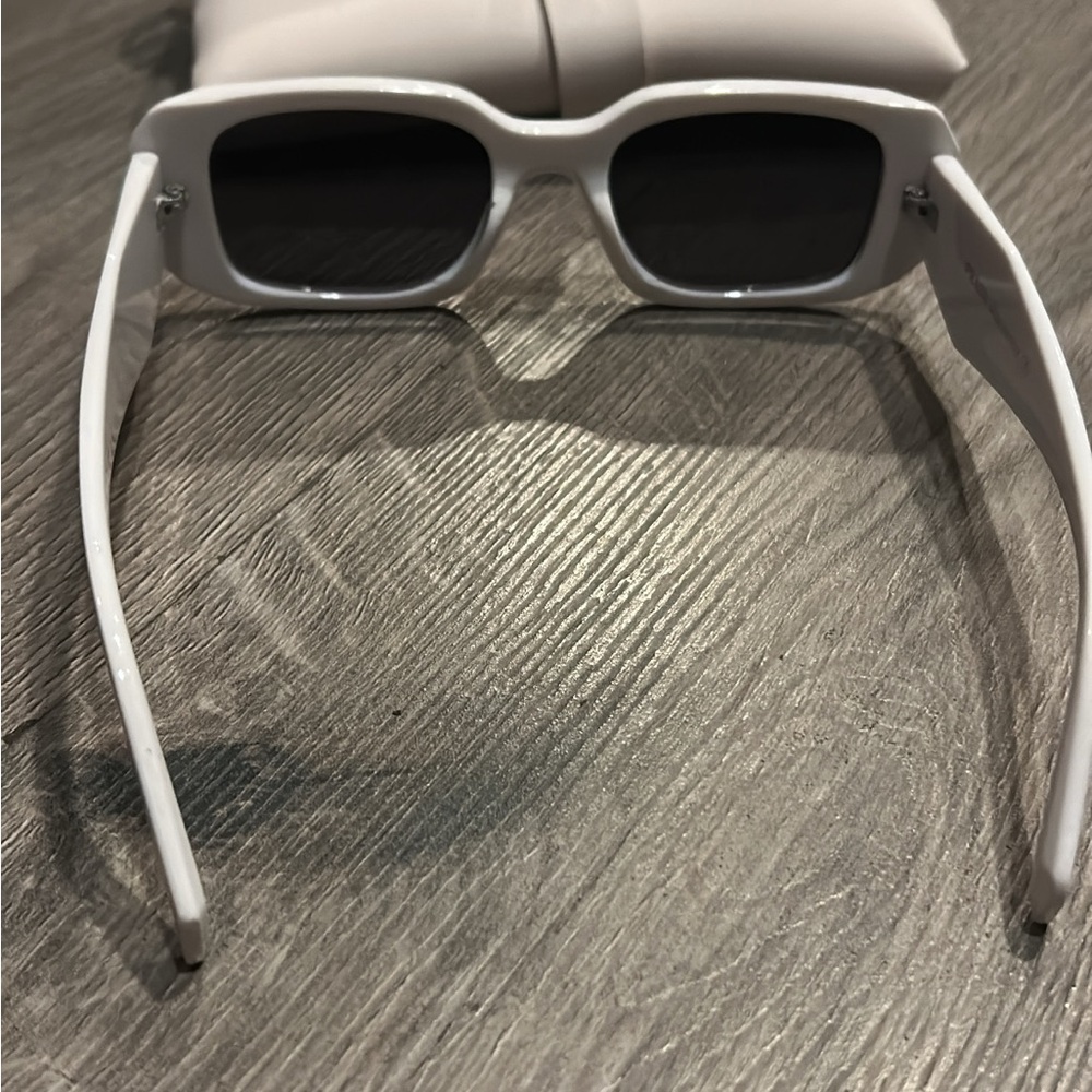 Prada Black and White Sunglasses - Picture 5 of 6